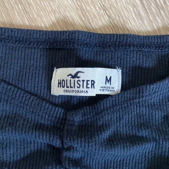 Hollister Blue Long Sleeve top. - Picture 2 of 4